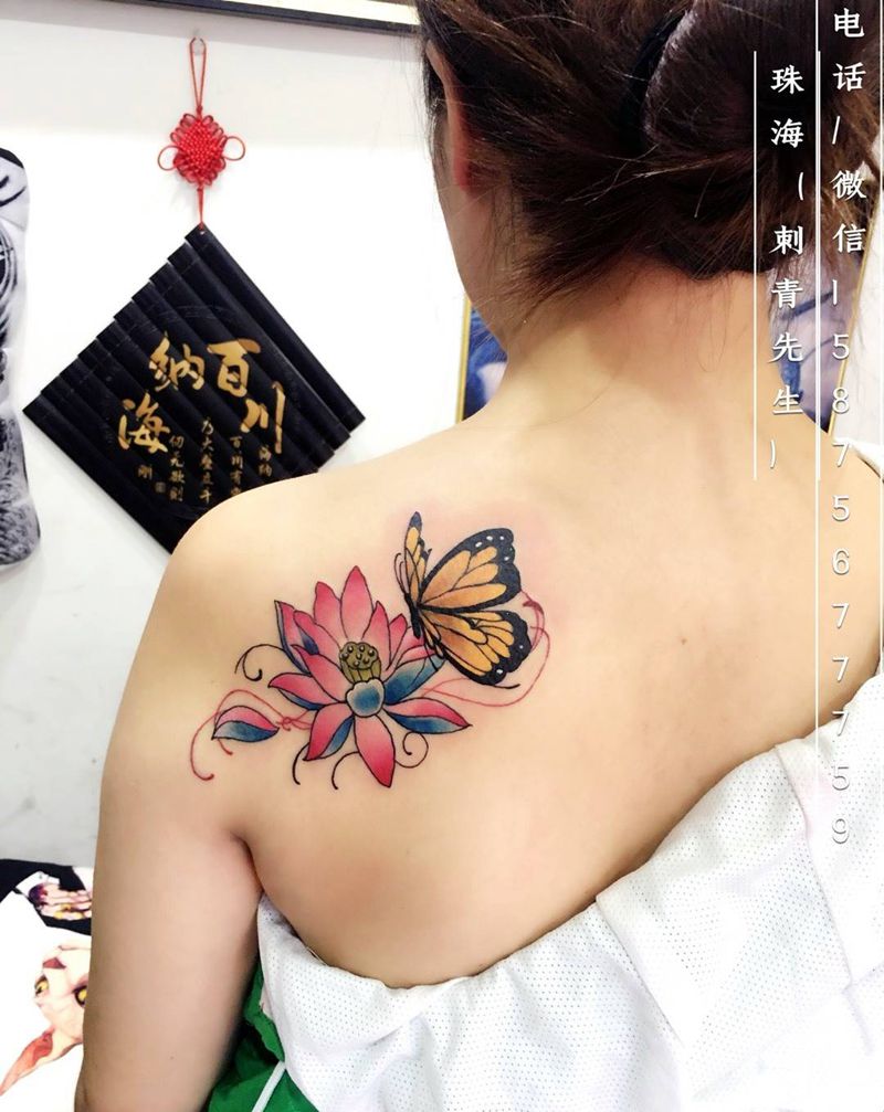 小作品（荷花）纹身图片_成品肩部清新传统纹身图案