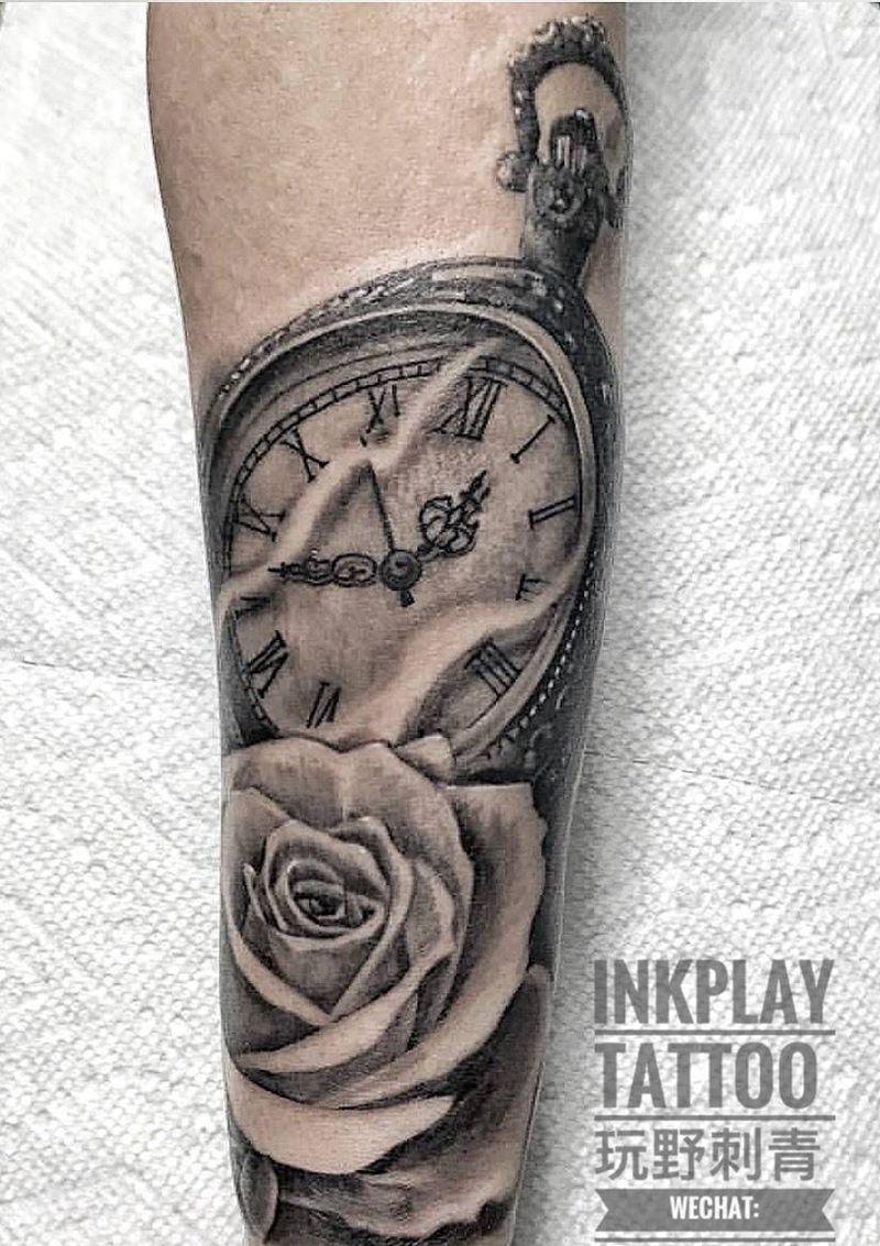 时间的玫瑰纹身图片