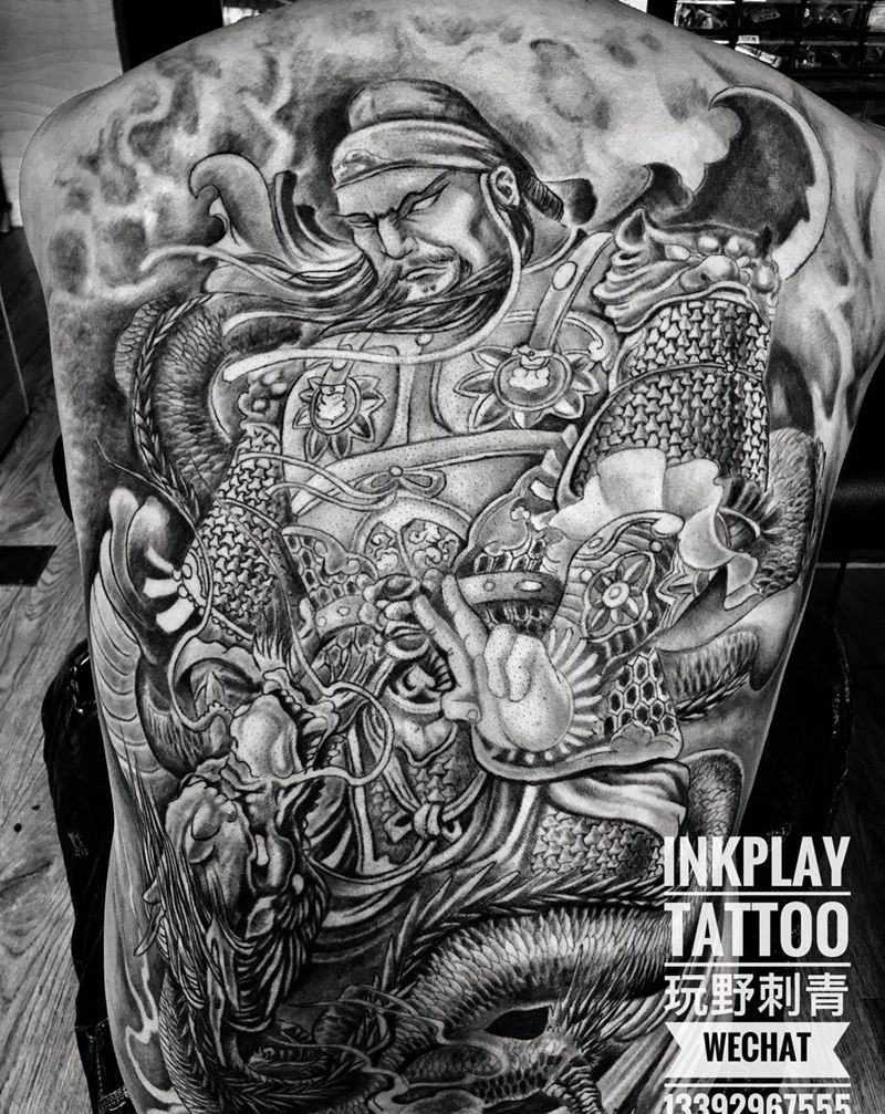 满背关公纹身图片