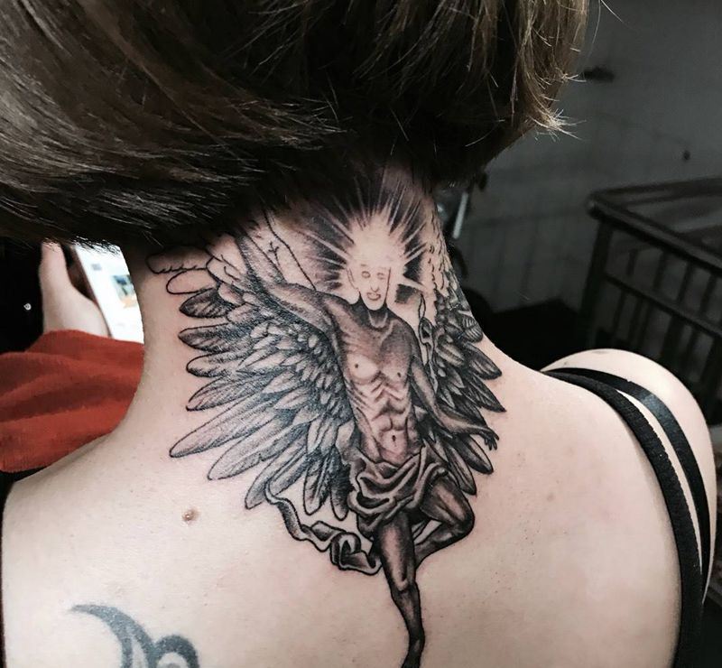 堕落天使未完纹身图片_成品颈部欧美人物鬼神纹身图案