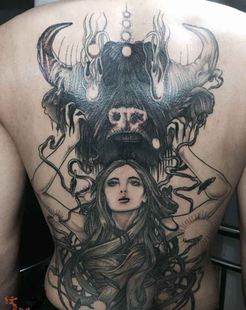 背纹身纹身图片_欧美人物背部纹身图案