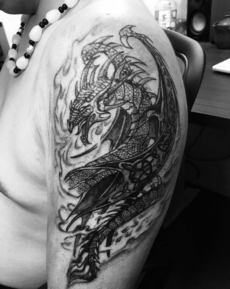 一个遮盖纹身图片