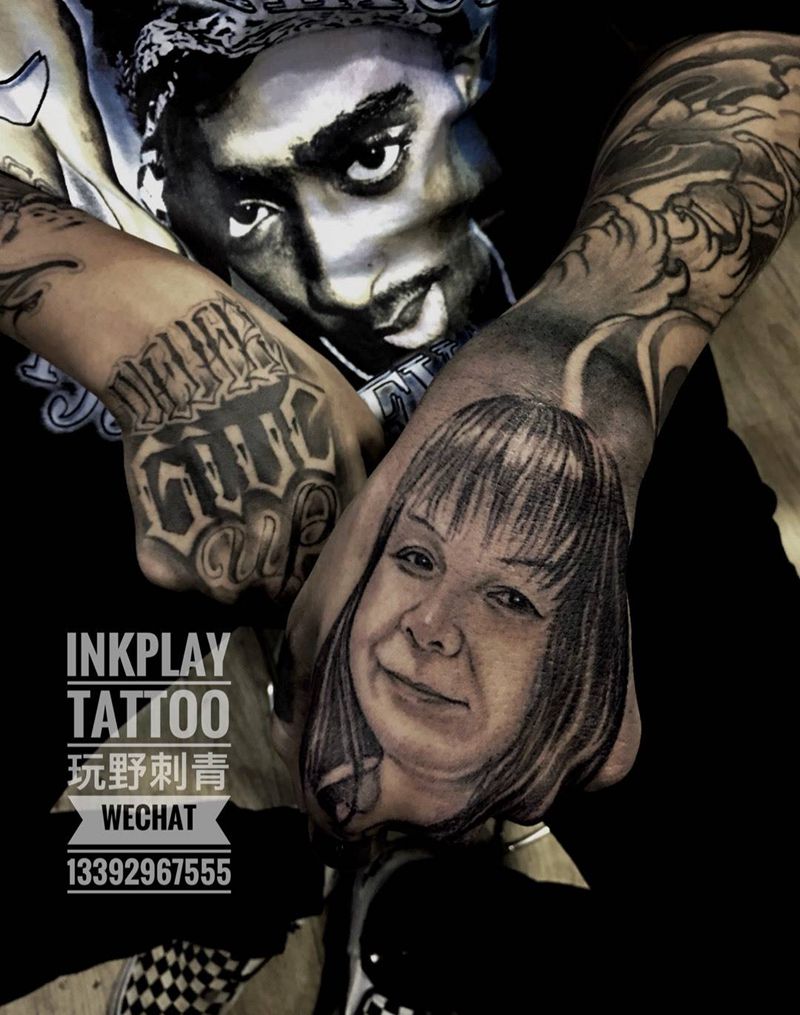肖像完成，纹老妈最安全，女朋友可以换，老妈只有一个纹身图片