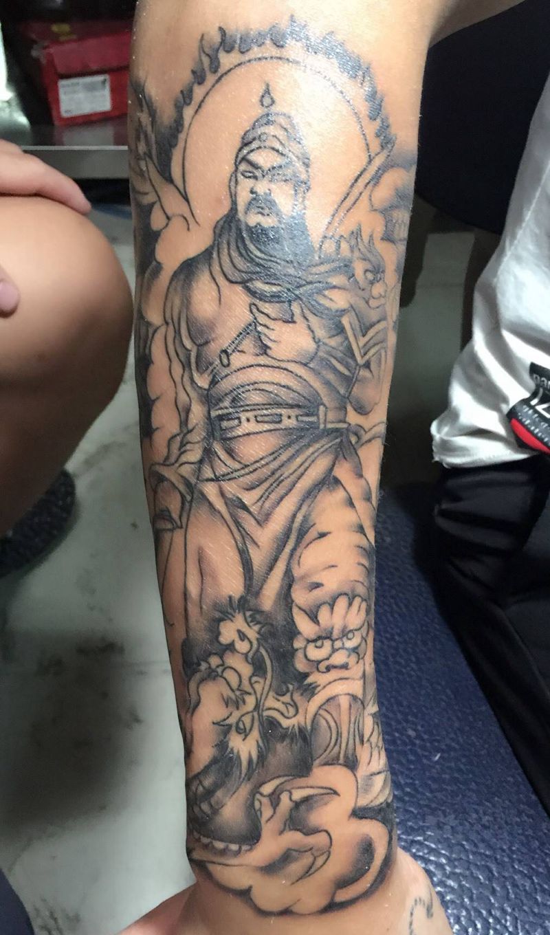 关公黑白一部份纹身图片