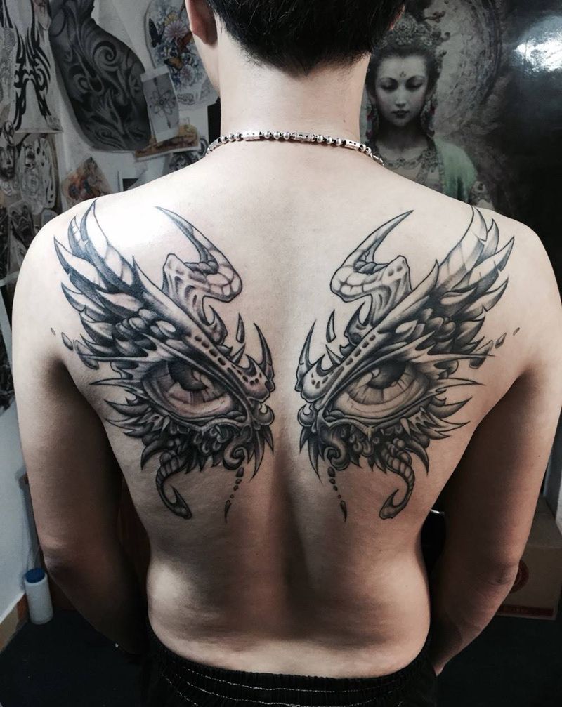 翼纹身图片_成品背部欧美纹身图案
