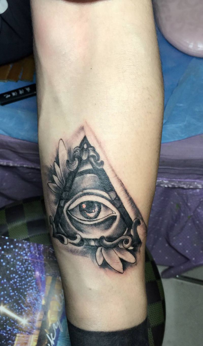 上帝之眼纹身图片