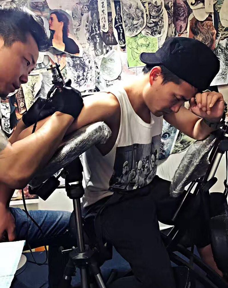 情侣纹身图片_成品手臂欧美清新字符纹身图案