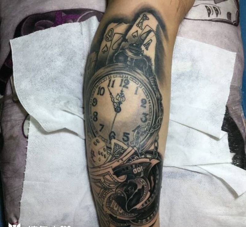 加州风格纹身图片_腿部脚部欧美写实花体字纹身图案