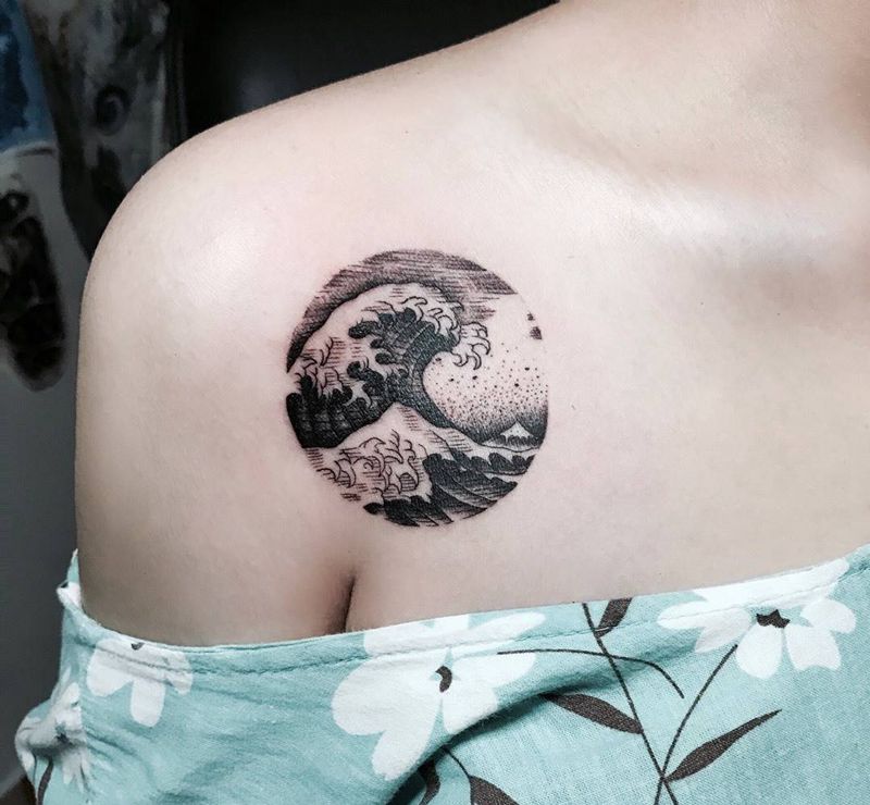 浪纹身图片_成品肩部清新静物纹身图案