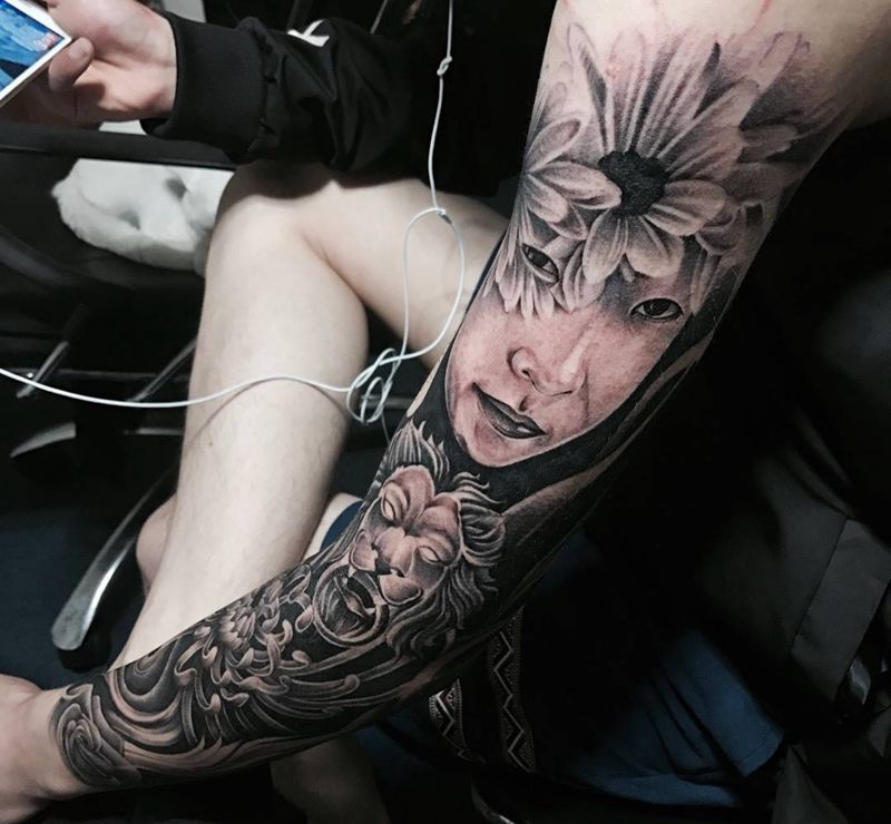 花臂纹身图片_成品手臂欧美肖像人物植物纹身图案