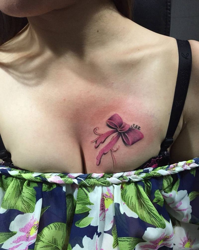 蝴蝶结纹身图片_成品胸部清新欧美纹身图案