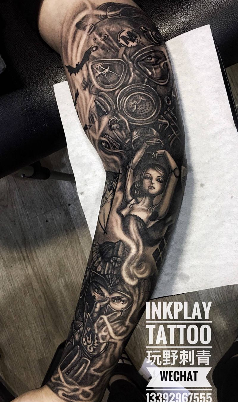 根据客户想法 现场设计的花臂纹身图片