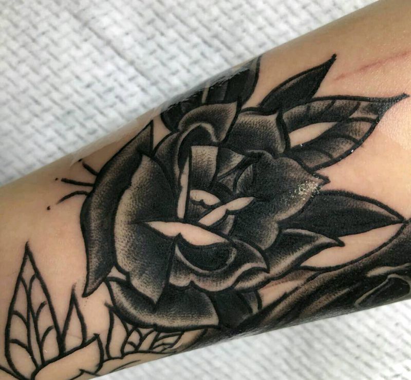 玫瑰纹身图片_手臂手部欧美传统字符原创成品手稿纹身图案