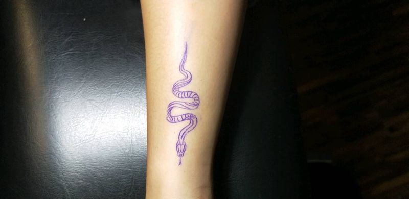 小蛇纹身纹身图片_手臂纹身图案