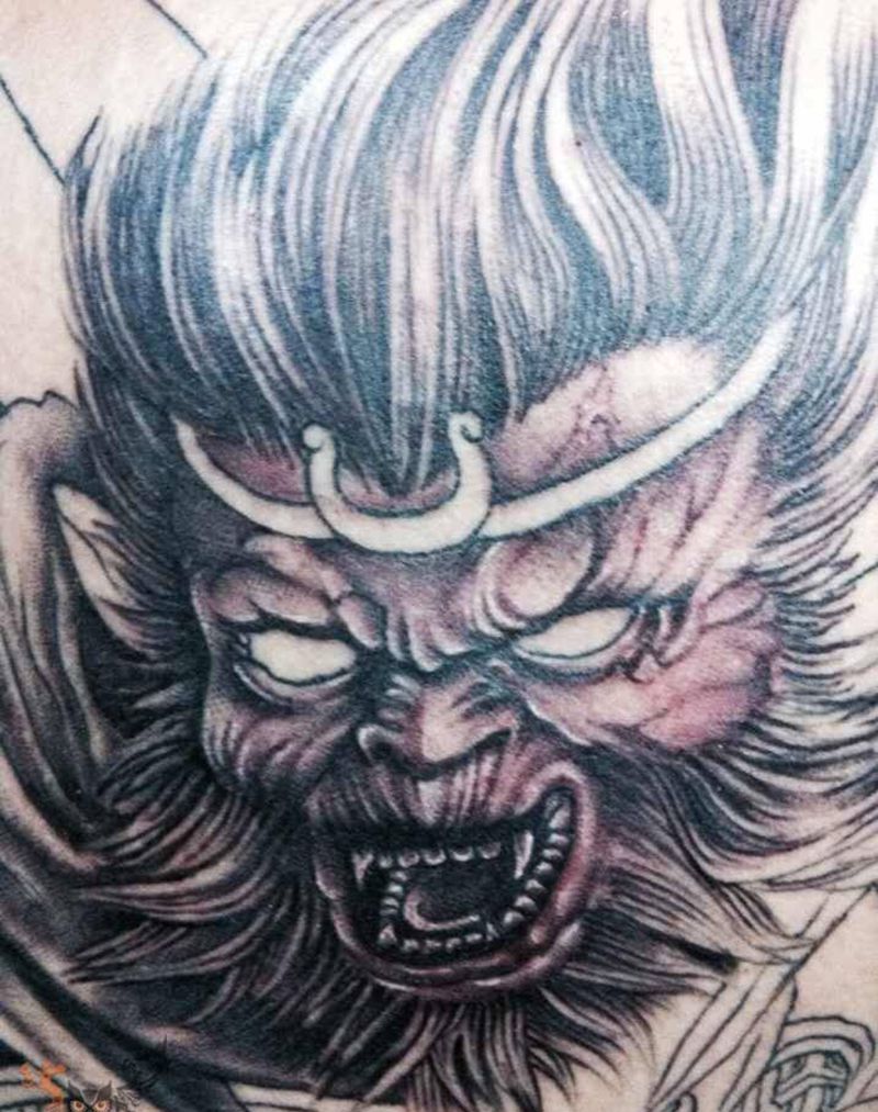 猴王纹身图片_传统鬼神背部纹身图案