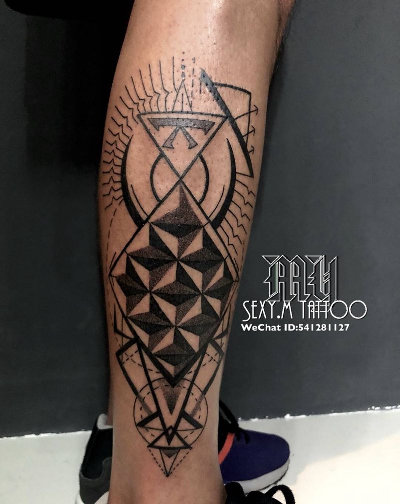 点刺几何线条纹身图片_腿部点刺几何纹身图案