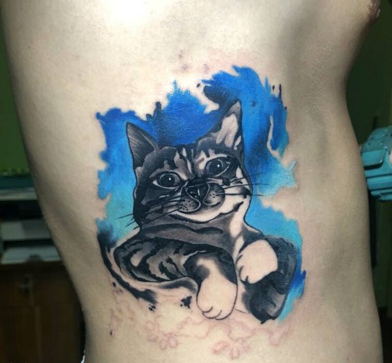 按照真实猫设计完成纹身图片