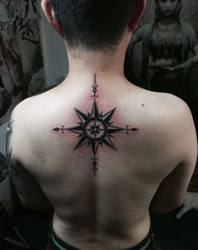 指南针纹身图片_成品背部欧美图腾纹身图案