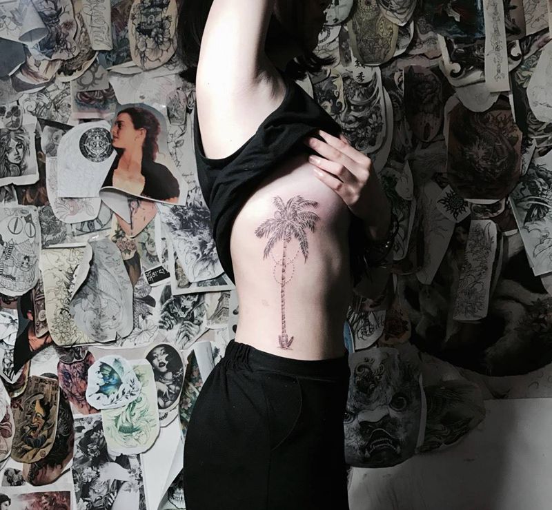 树纹身图片_成品腰部清新植物纹身图案