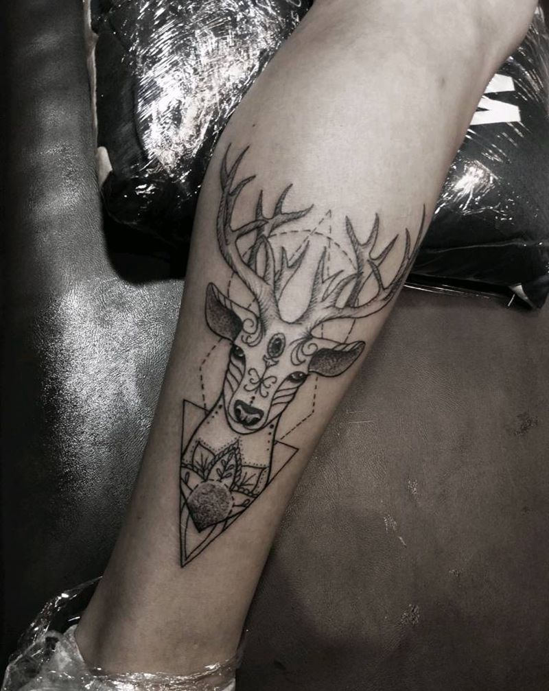 鹿头纹身图片_脚部纹身图案