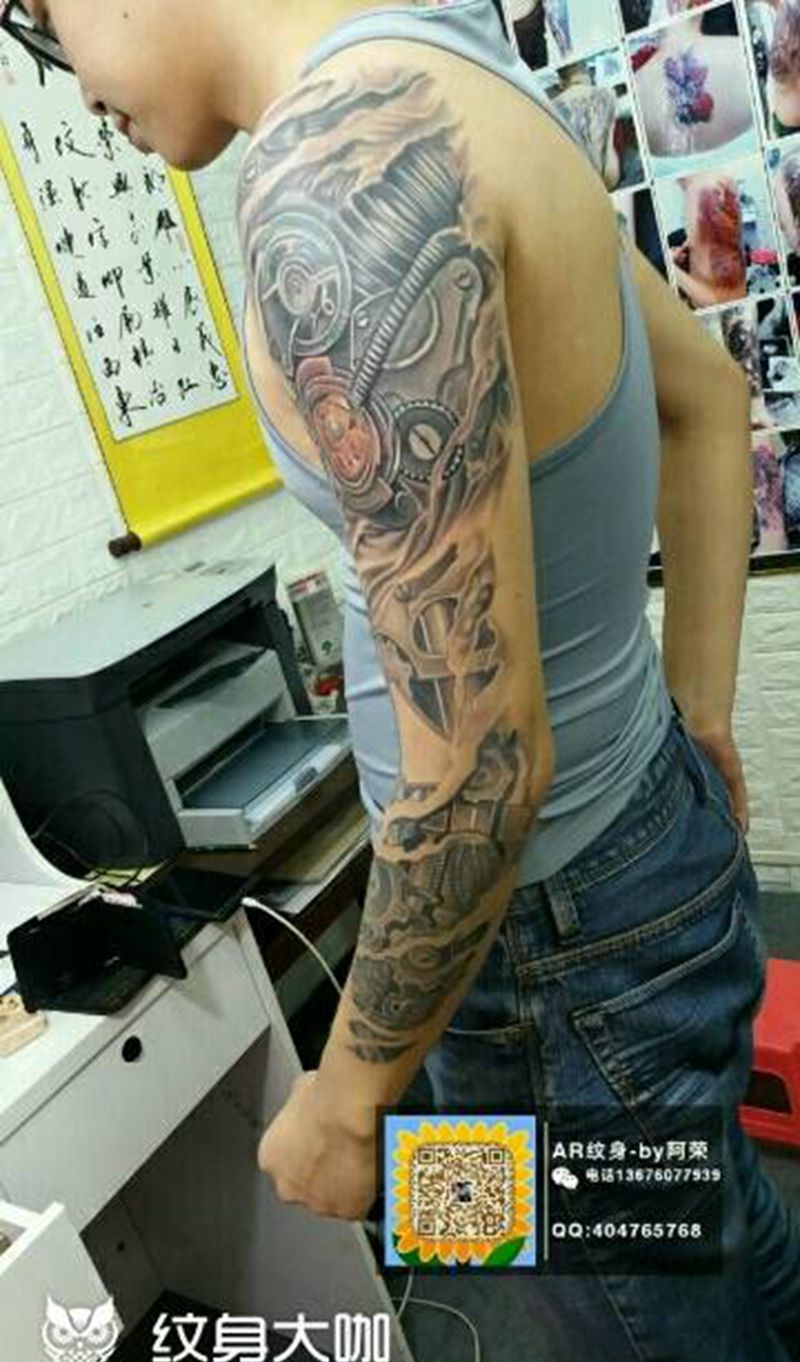 机戒臂纹身图片