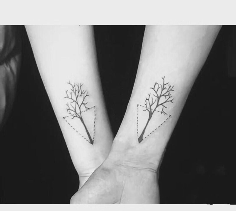 几何小树纹身图片