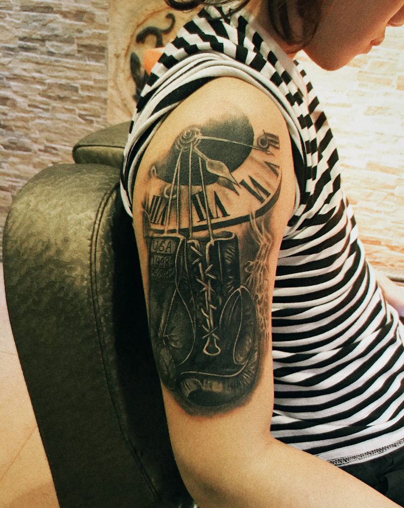 拳套纹身图片_手臂纹身图案