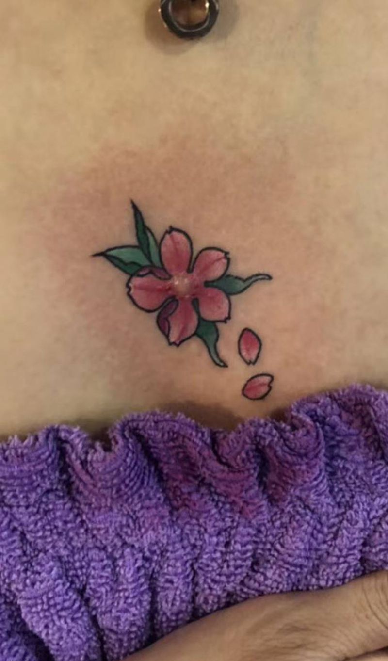 小发发纹身图片_胸部纹身图案