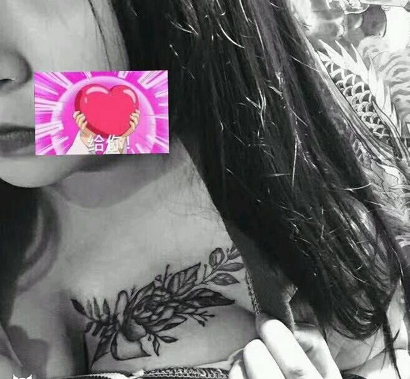 胸花遮盖纹身图片