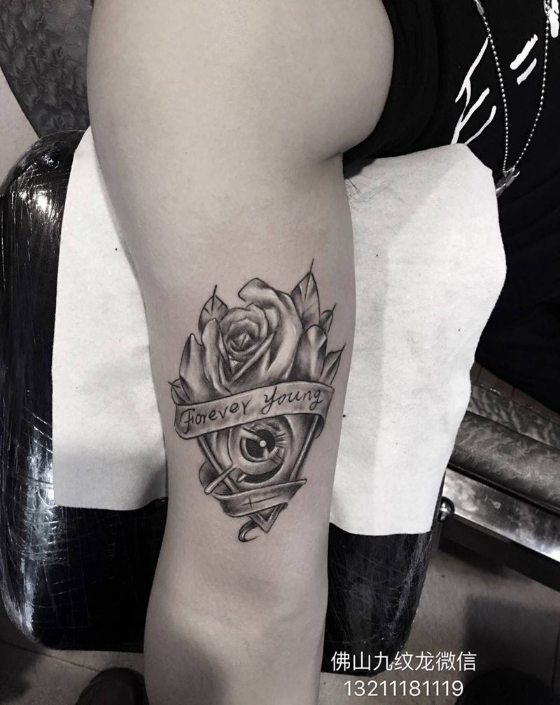 玫瑰花之眼纹身图片