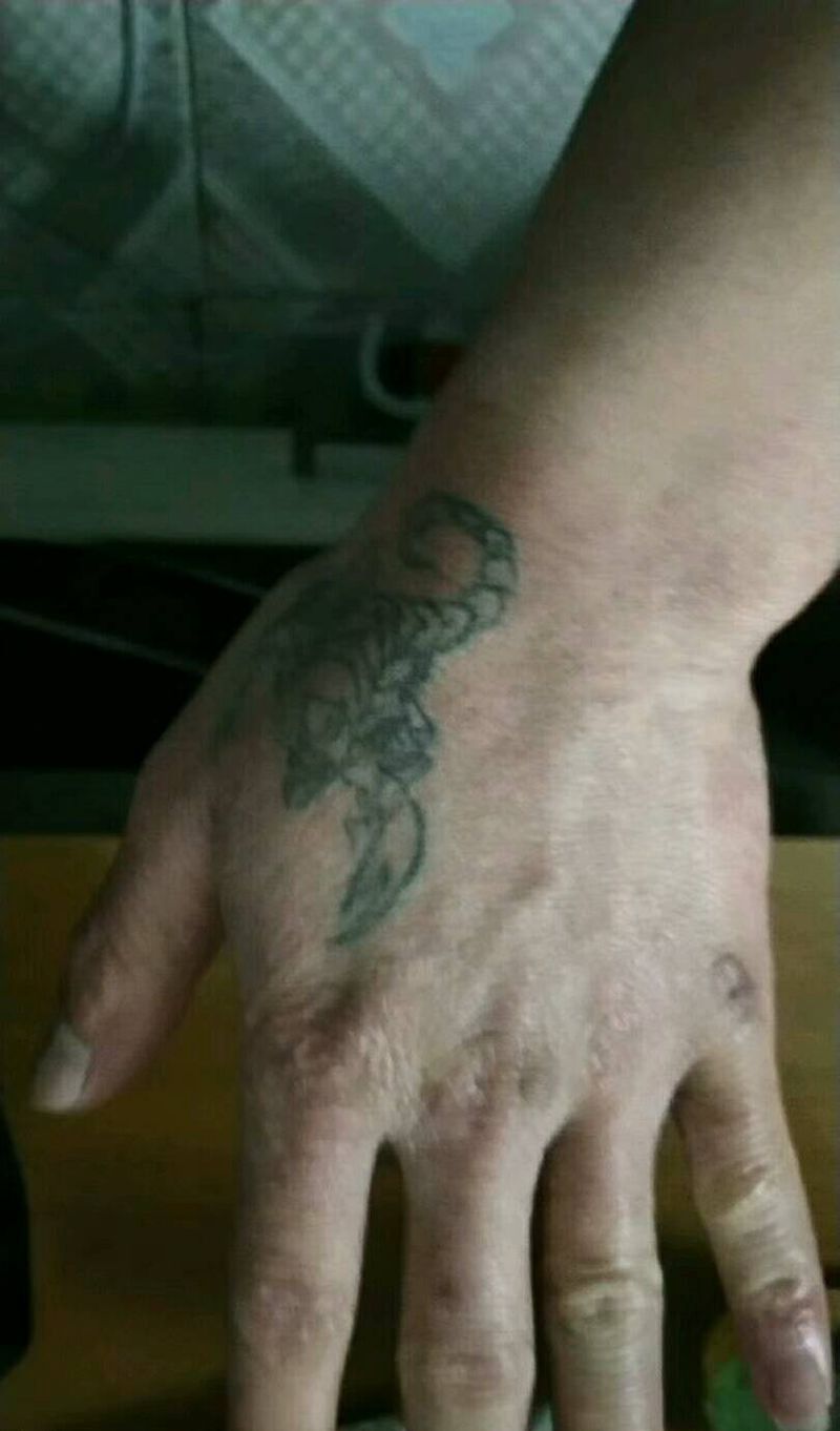 遮盖旧图纹身图片