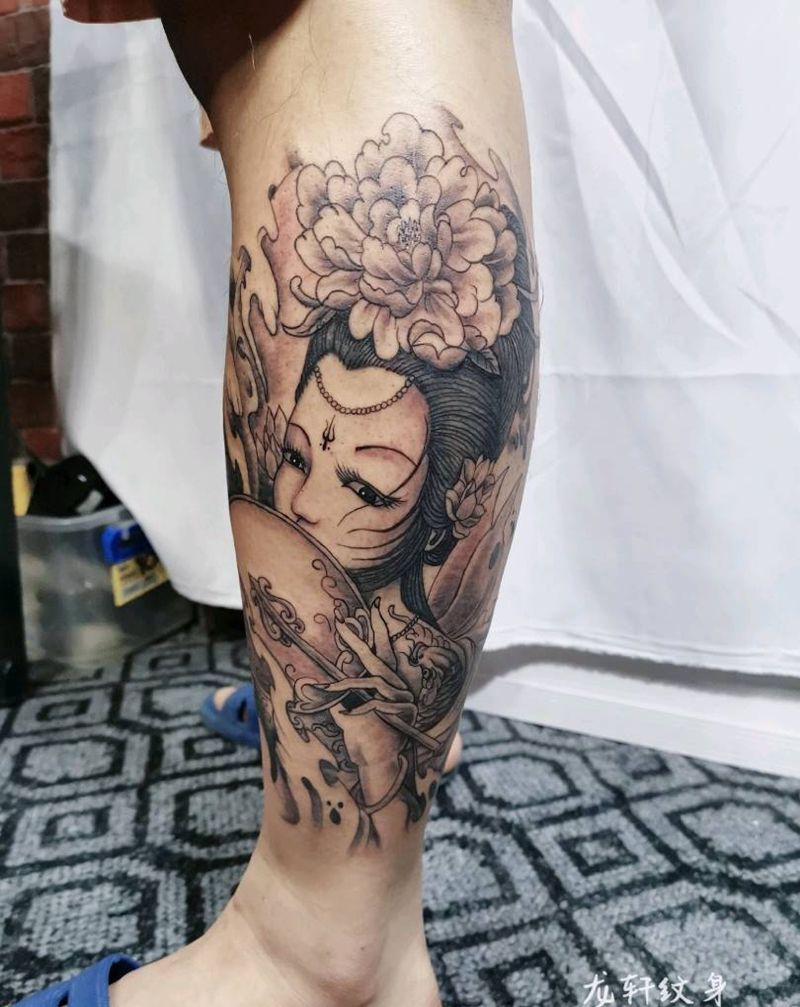 小腿艺妓纹身图片_腿部纹身图案