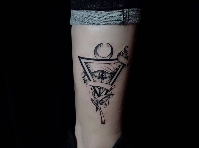 天使眼纹身图片