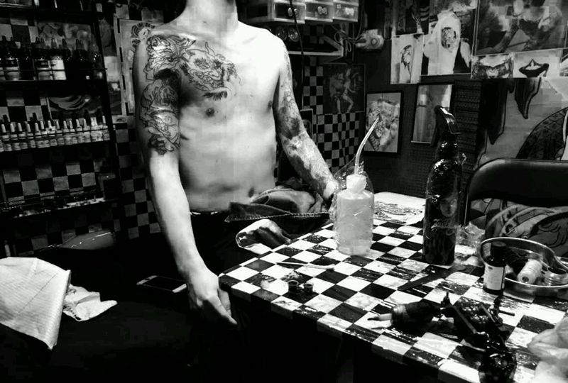 般若半胛线条纹身图片