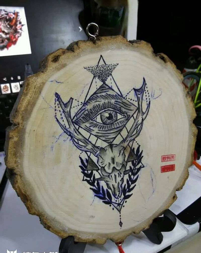 鹿眼睛纹身图片