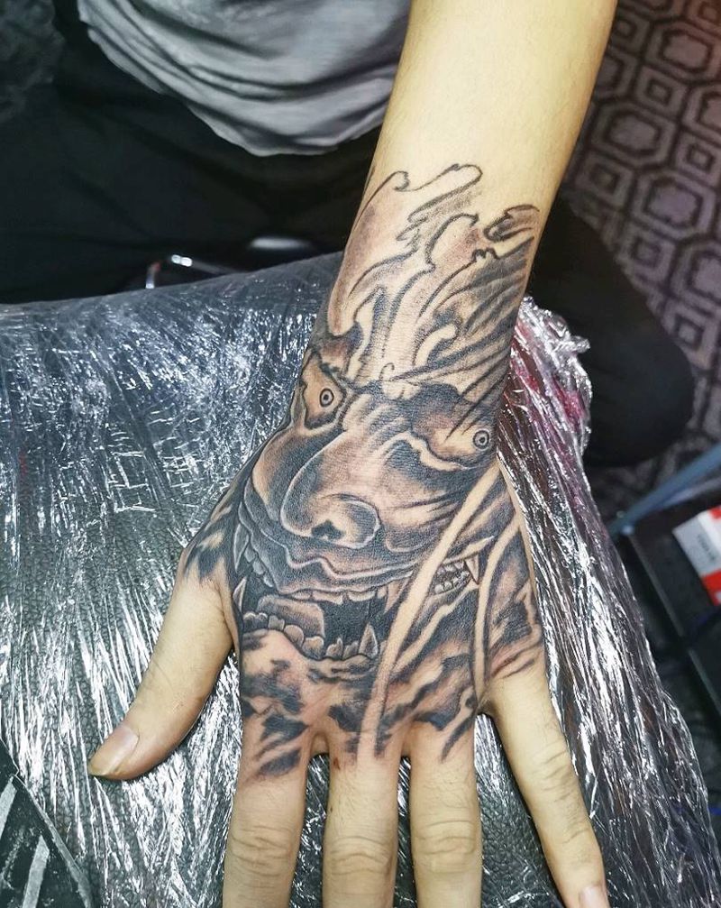 手背般若修改上色纹身图片_手部新传统纹身图案