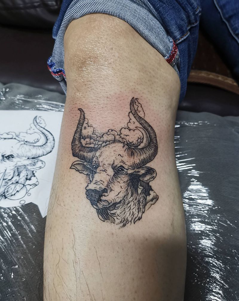 牛头盖疤纹身图片_新传统牛头纹身图案