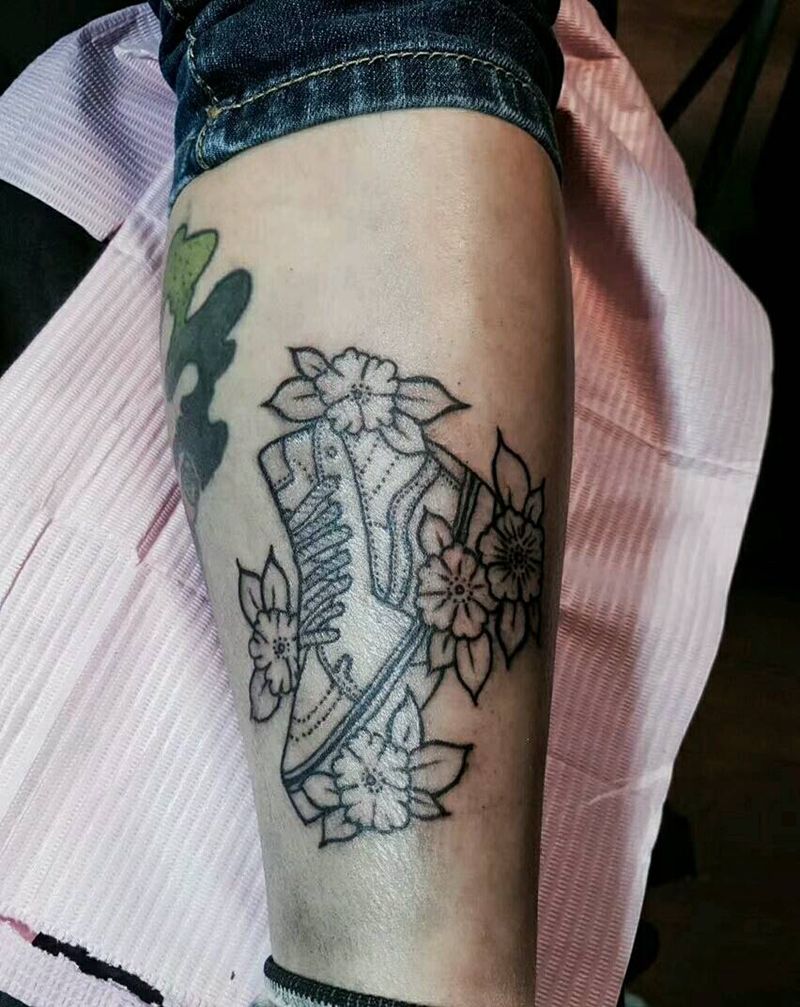 鞋子线条纹身图片