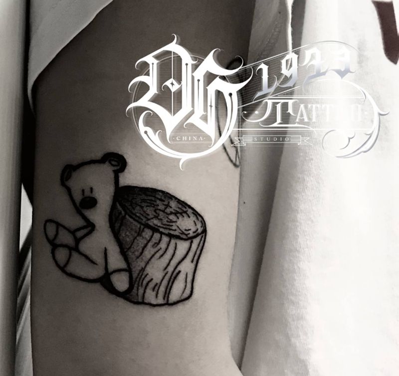 小熊纹身图片_手臂纹身图案