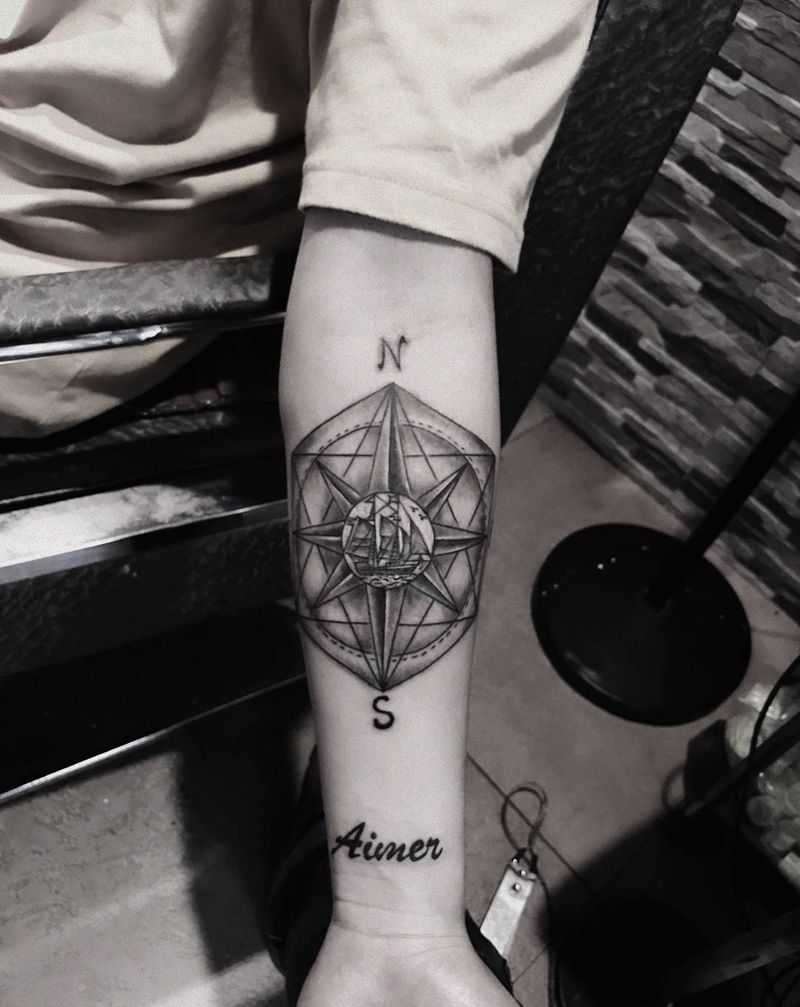帆船指南针纹身图片