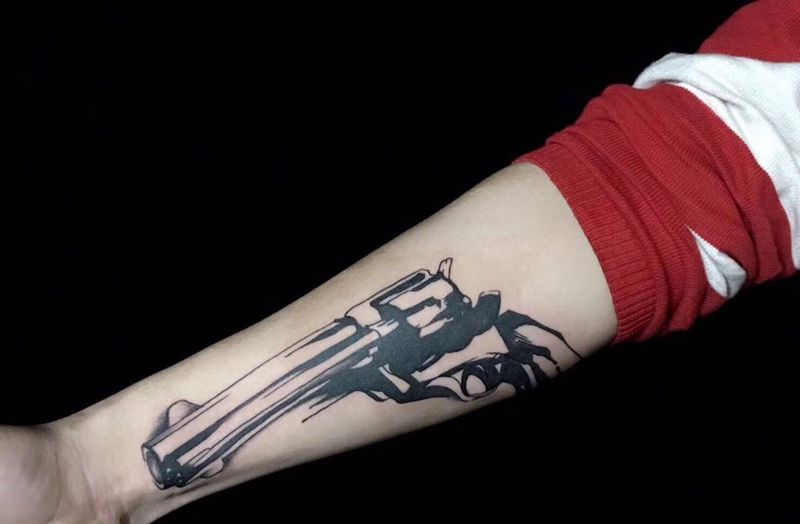 手枪纹身图片