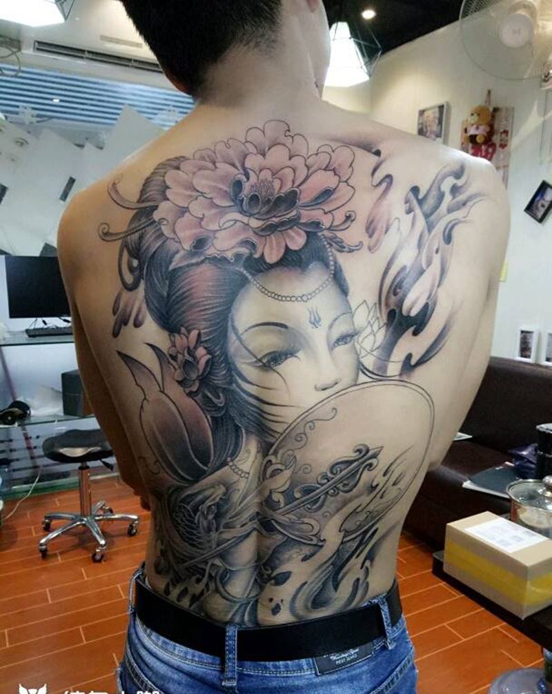 满背艺妓纹身图片