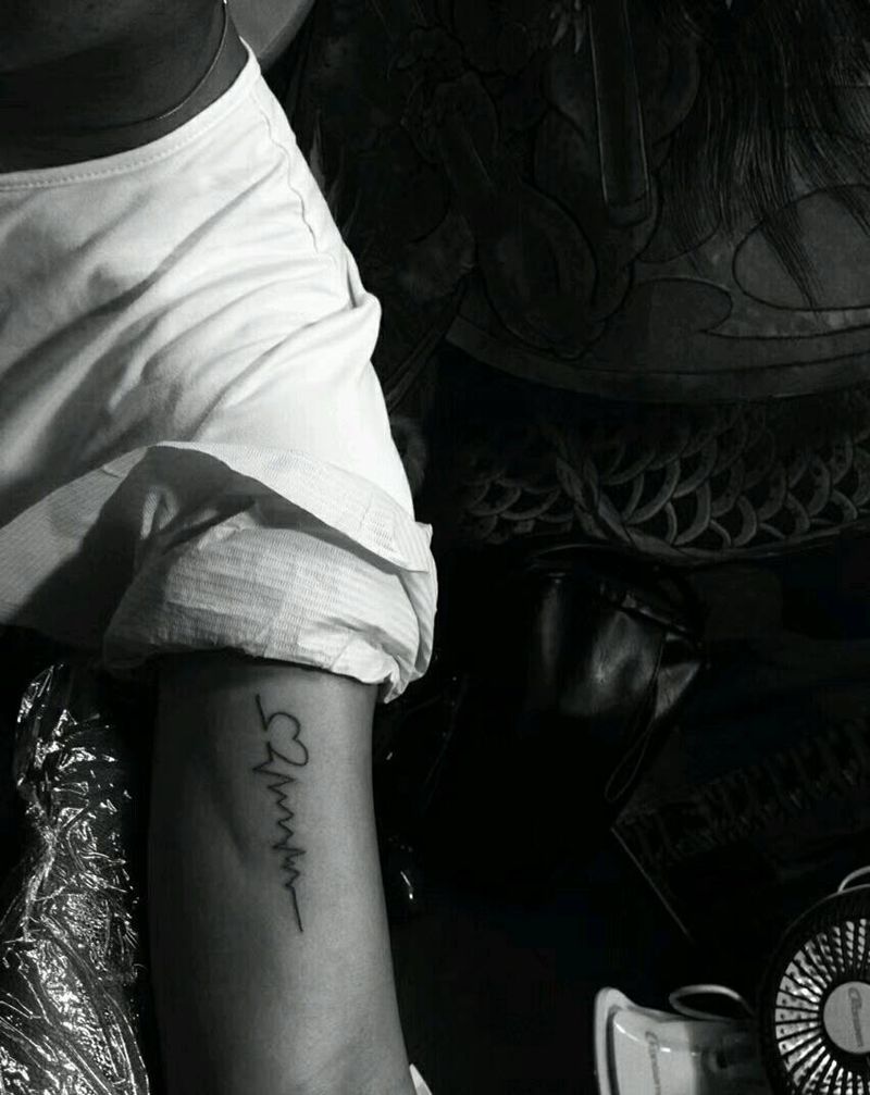 心电图纹身图片