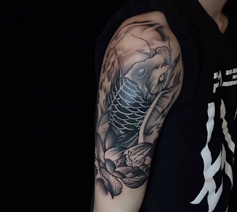 鲤鱼遮盖纹身图片