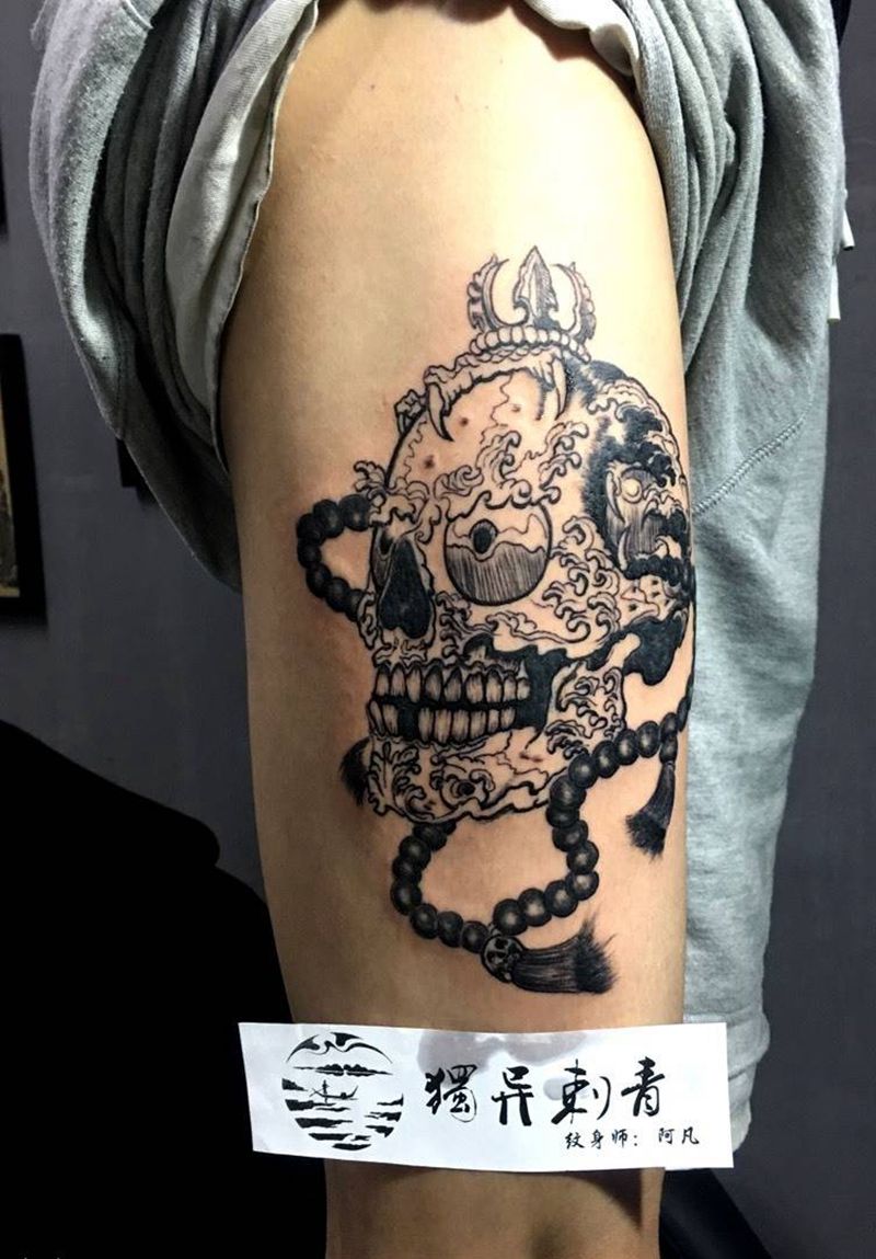 骷髅头纹身图片_成品腿部欧美鬼神纹身图案