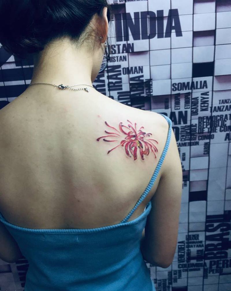 彼岸花纹身图片_肩部纹身图案