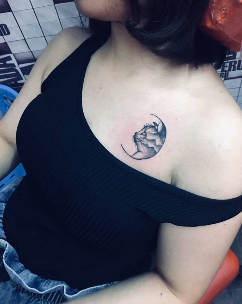 小猫纹身图片_肩部纹身图案