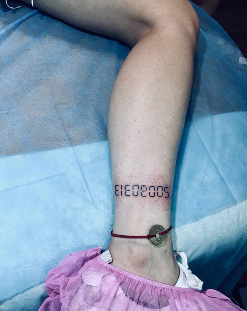 小腿数字纹身图片_腿部纹身图案