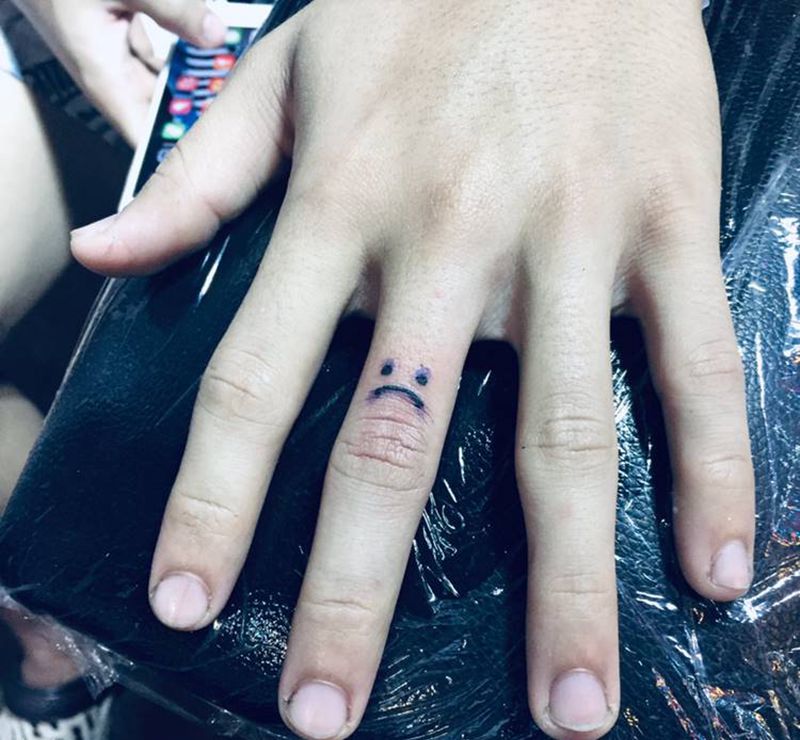 表情符号纹身图片_手部纹身图案