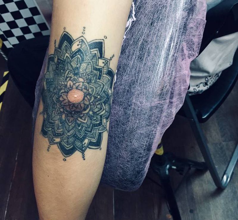 迷之繁花纹身图片_手臂纹身图案